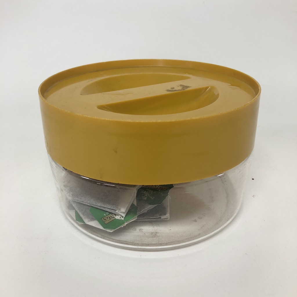 STORAGE CONTAINER, Clear Plastic w Mustard Lid